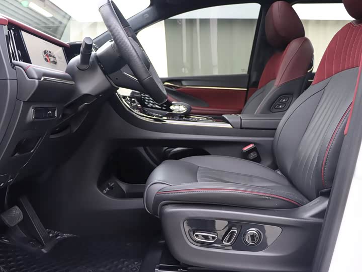 Фото 7 - GAC Trumpchi M8