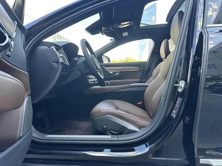 Фото 6 - Volvo S90