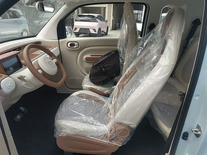 Фото 15 - Bestune Pony