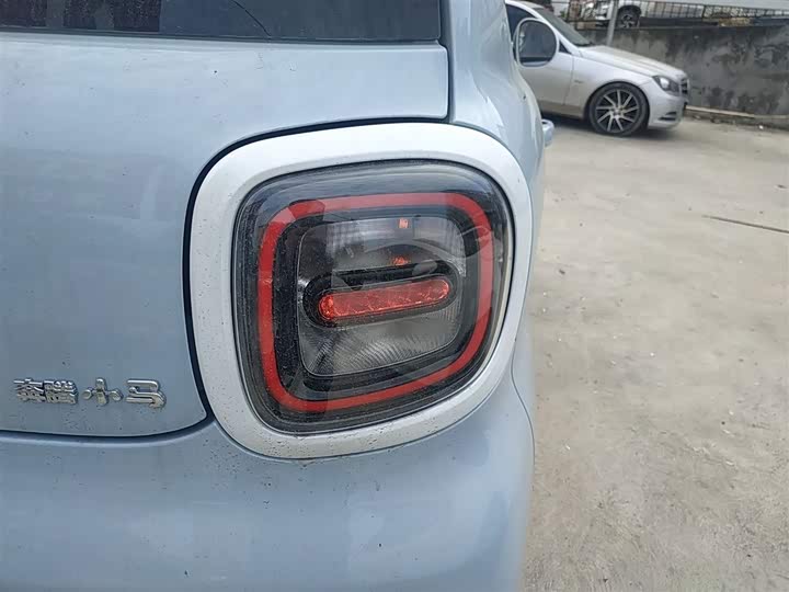 Фото 8 - Bestune Pony