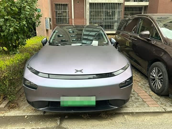 Фото 2 - XPeng P7