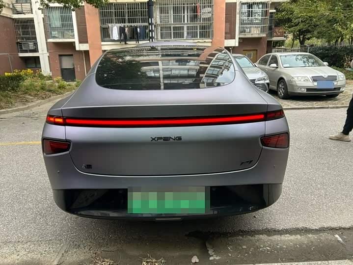 Фото 3 - XPeng P7