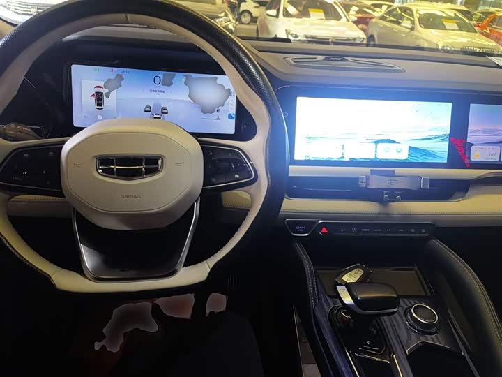 Фото 10 - Geely Monjaro