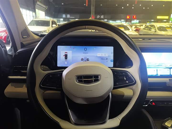 Фото 11 - Geely Monjaro