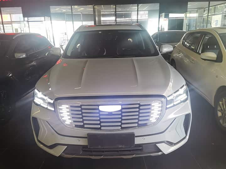 Фото 3 - Geely Monjaro