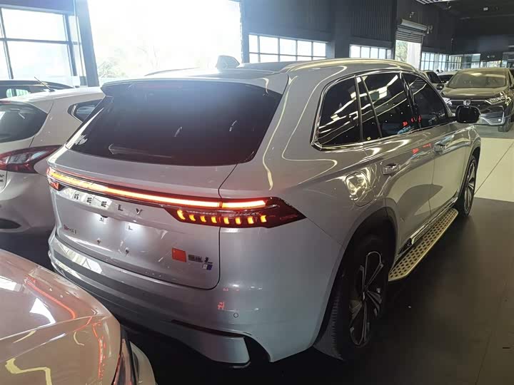 Фото 7 - Geely Monjaro