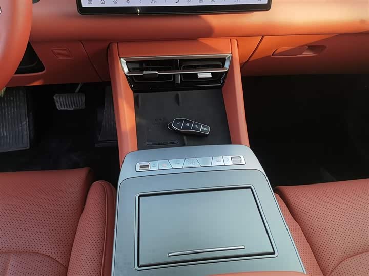 Фото 6 - BYD Tang L