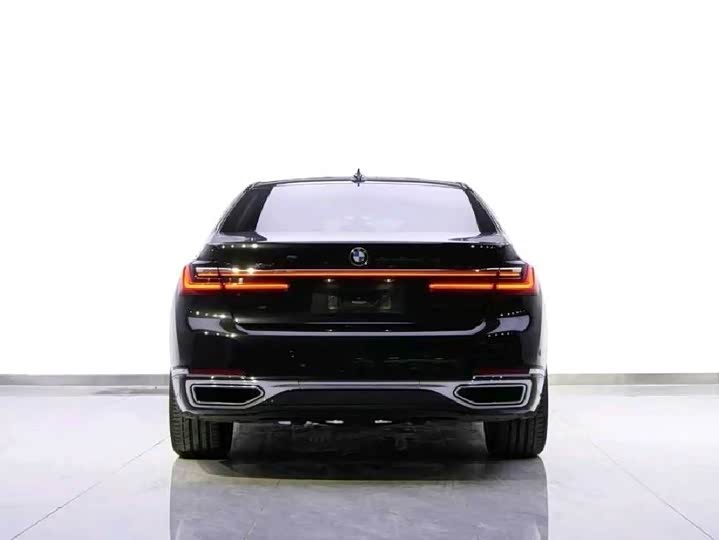 Фото 5 - BMW 7 Series