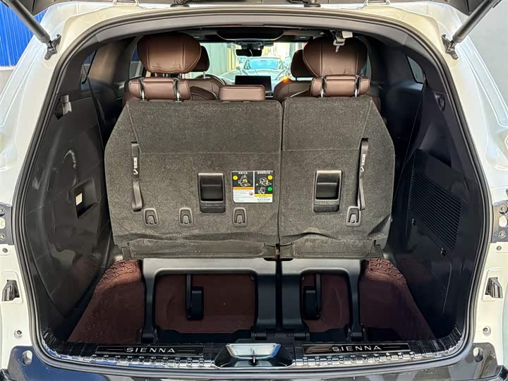 Фото 8 - Toyota Sienna