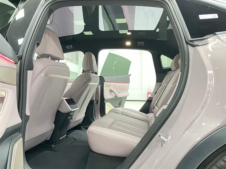 Фото 9 - Nio Onvo L60