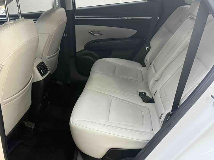 Фото 10 - Hyundai Tucson L