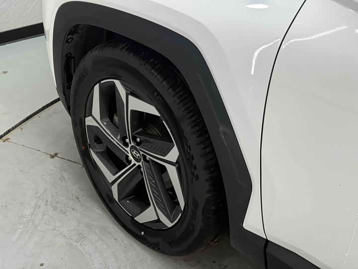 Фото 12 - Hyundai Tucson L