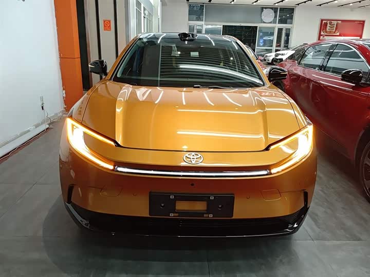 Фото 3 - Toyota bZ5