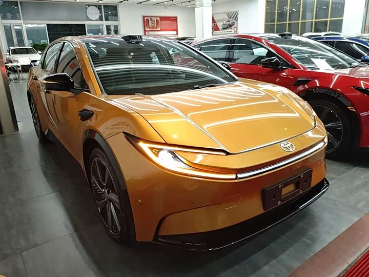 Фото 4 - Toyota bZ5