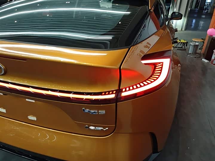 Фото 8 - Toyota bZ5