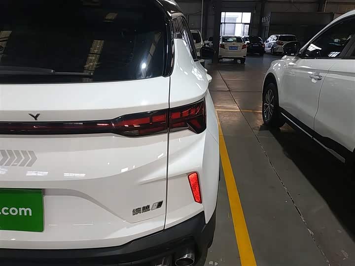 Фото 8 - Geely Coolray