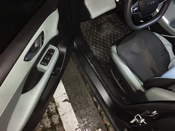 Фото 14 - Roewe D6