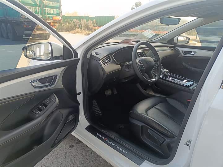 Фото 16 - Roewe i6 Max EV