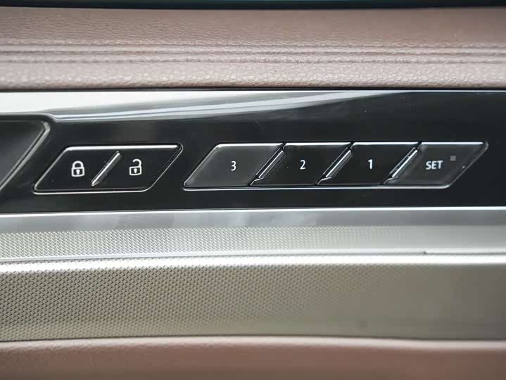 Фото 12 - Volkswagen Phideon