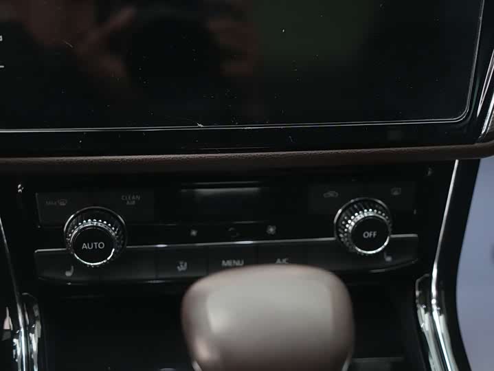 Фото 14 - Volkswagen Phideon