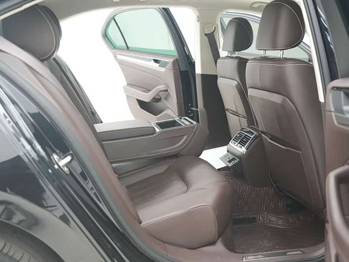 Фото 20 - Volkswagen Phideon