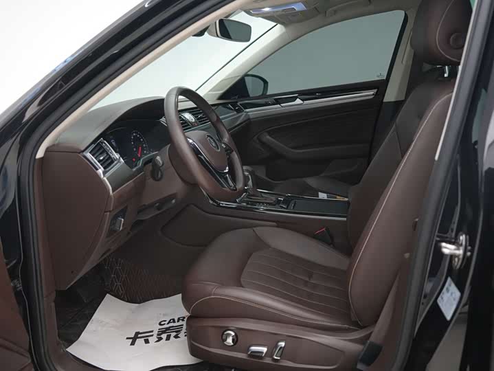 Фото 28 - Volkswagen Phideon