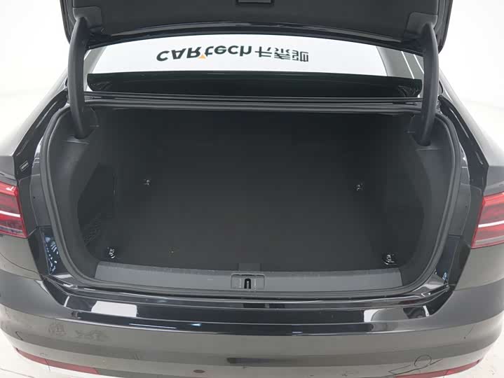 Фото 29 - Volkswagen Phideon