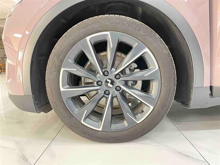 Фото 10 - Nio Onvo L60