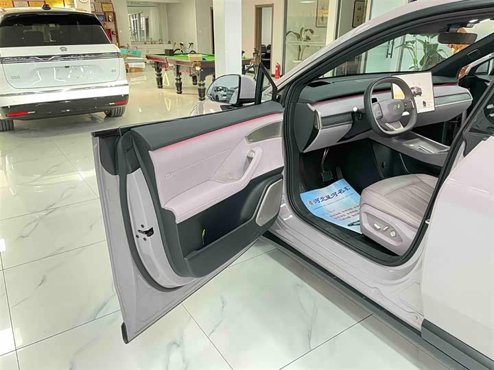 Фото 11 - Nio Onvo L60