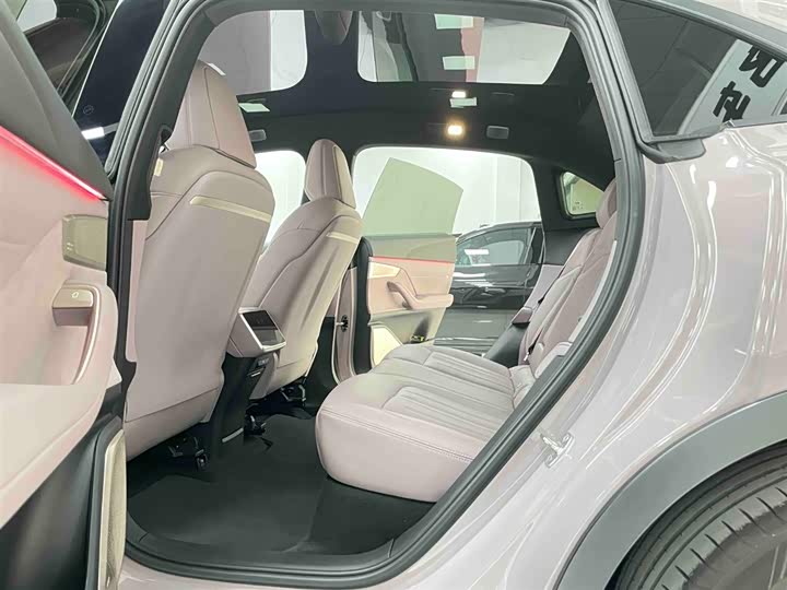 Фото 7 - Nio Onvo L60