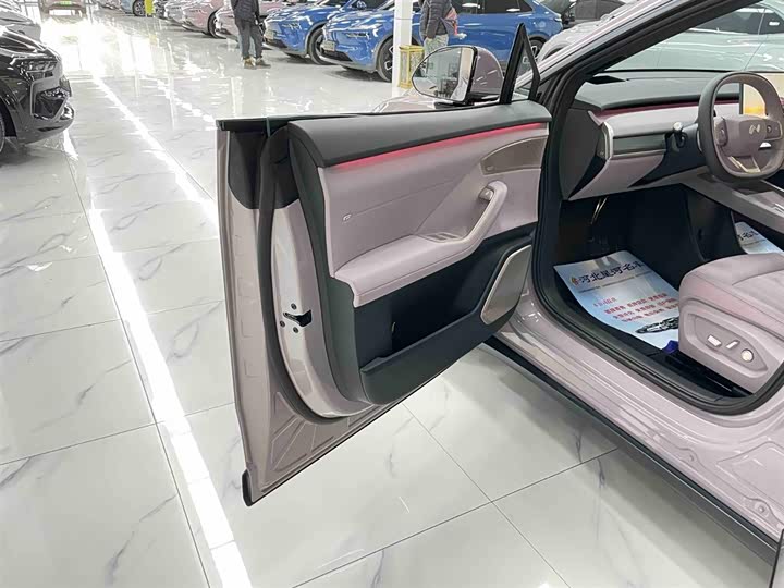 Фото 8 - Nio Onvo L60