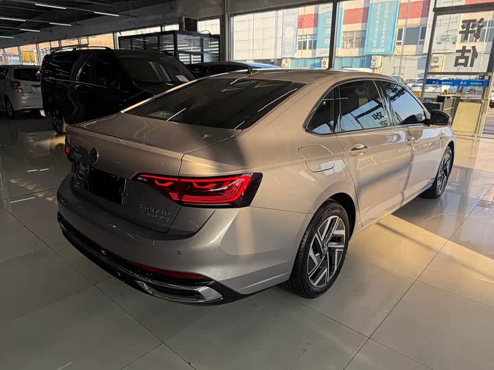 Фото 11 - Volkswagen Sagitar L