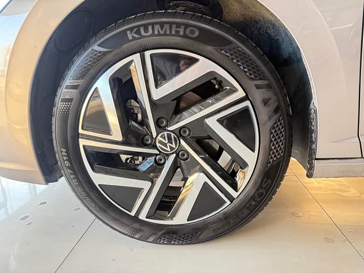 Фото 12 - Volkswagen Sagitar L