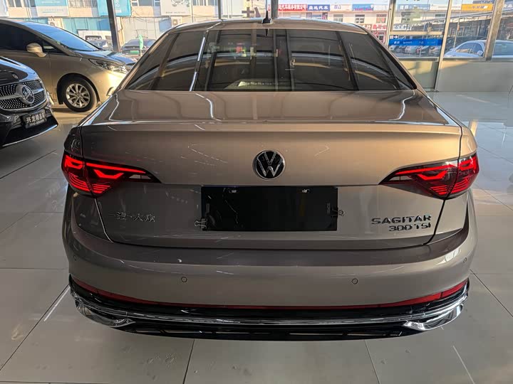 Фото 14 - Volkswagen Sagitar L