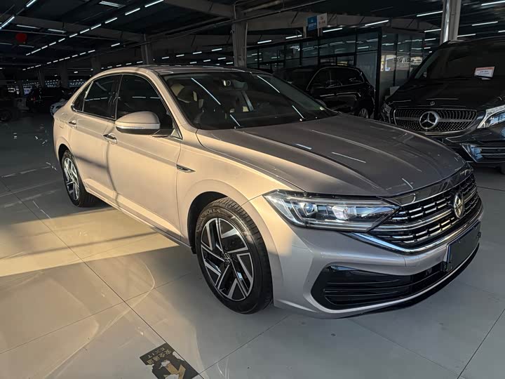 Фото 4 - Volkswagen Sagitar L