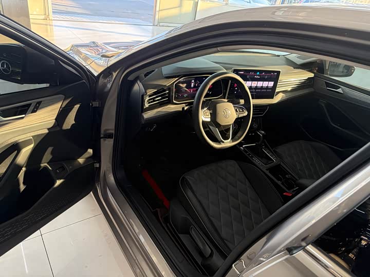 Фото 6 - Volkswagen Sagitar L