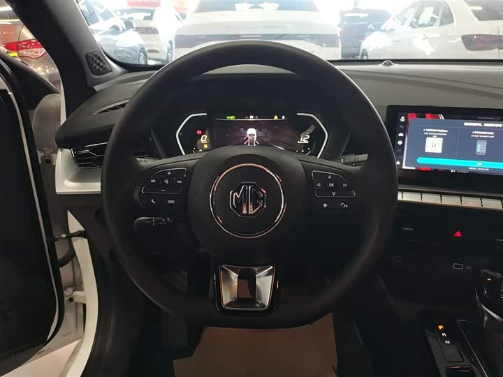 Фото 11 - MG Motor 5