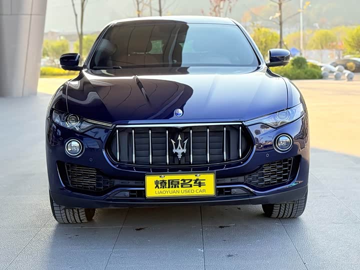 Фото 2 - Maserati Levante