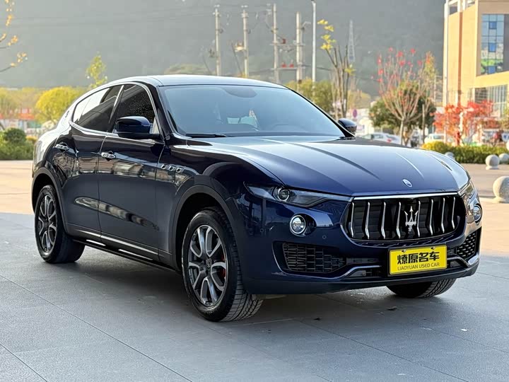 Фото 3 - Maserati Levante