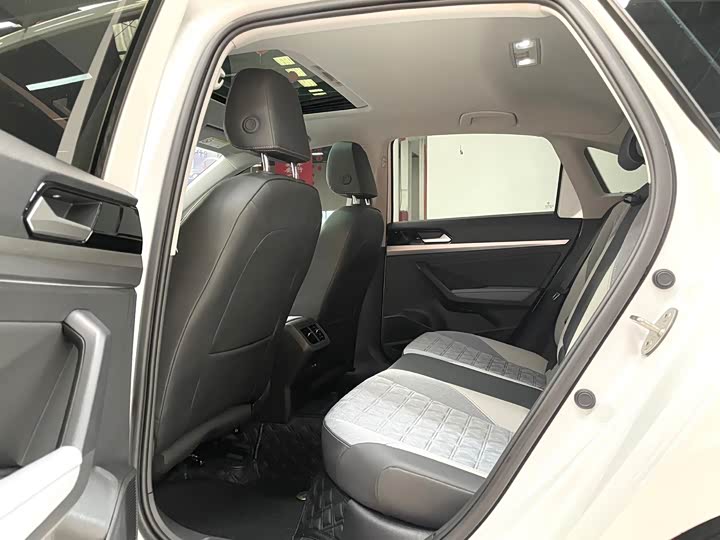 Фото 12 - Volkswagen Lavida