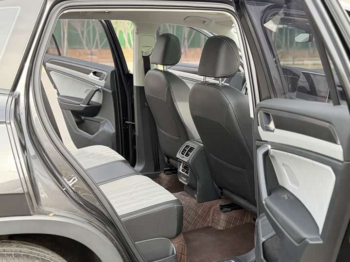 Фото 12 - Volkswagen Tayron