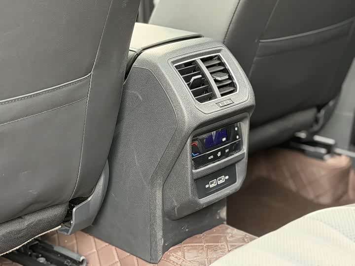 Фото 13 - Volkswagen Tayron