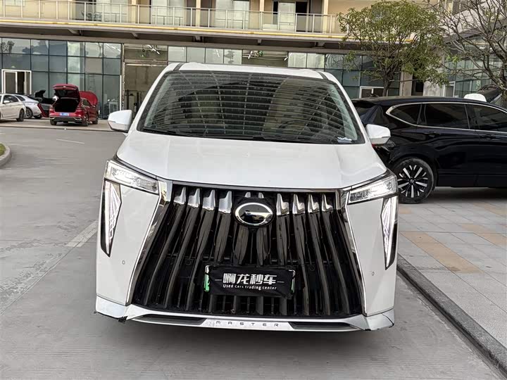 Фото 2 - GAC Trumpchi E9