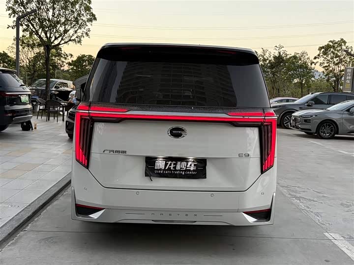 Фото 8 - GAC Trumpchi E9