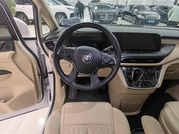 Фото 10 - Buick GL8 ES