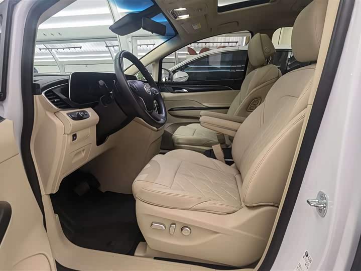 Фото 11 - Buick GL8 ES