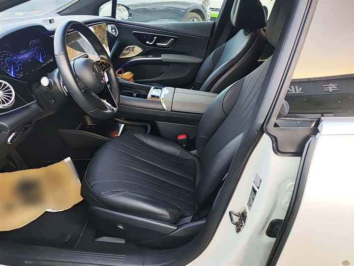 Фото 15 - Mercedes-Benz EQS