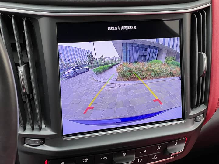 Фото 24 - Maserati Levante