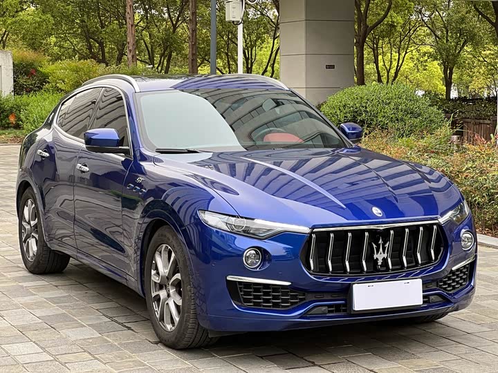 Фото 3 - Maserati Levante