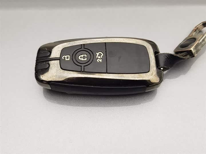 Фото 19 - Ford Mondeo